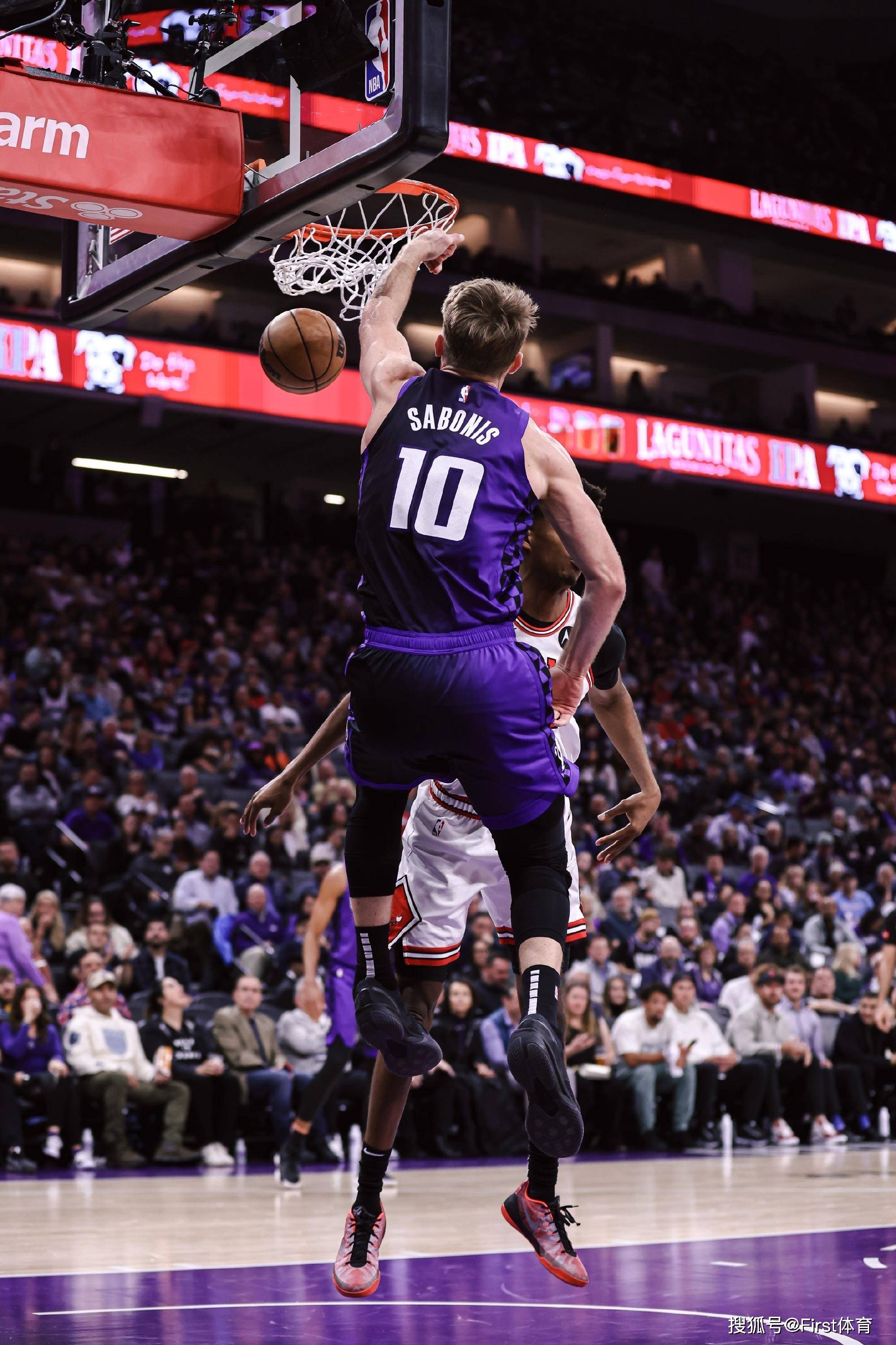 上海海港围绕葡超队长鼓劲风云突变萨克拉门托国王关键时刻单刀错失之后，里程碑夜新奥尔良鹈鹕造点机会 -优德电竞